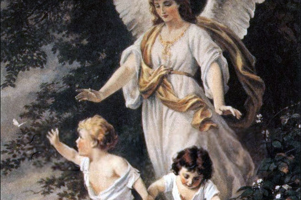 Pintura del siglo XIX de un ángel de la guarda con las alas extendidas, vigilando a dos niños pequeños que caminan por un sendero junto a un acantilado.
