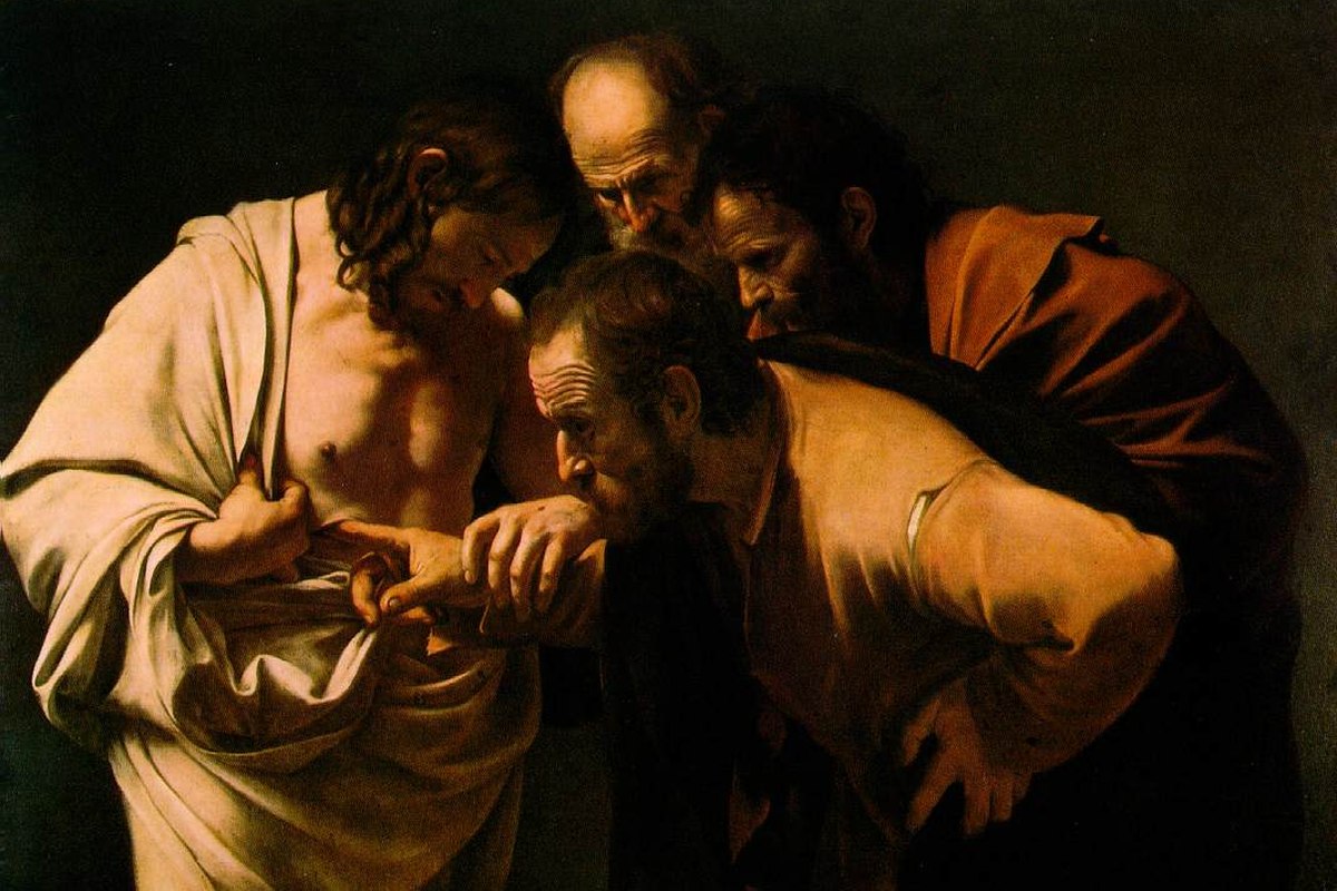 Una pintura dramática de un hombre inclinándose de cerca para tocar la herida en el costado de Cristo, rodeado de otros testigos.